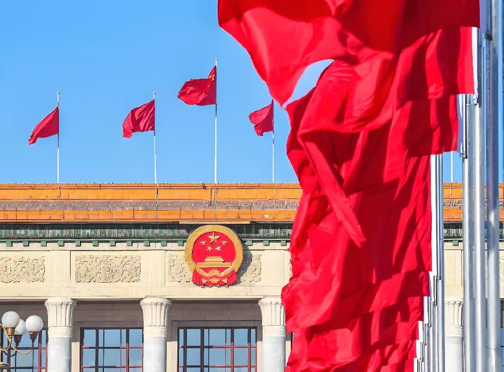 中国养老金巨额亏空谁来扛？
